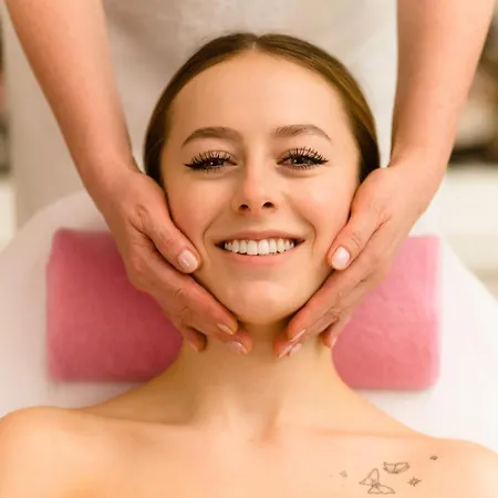 Sanatorium Uzdrowiskowe Lech リゾート コウォブジェク